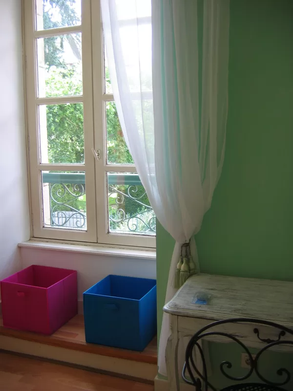 chambre côté square de Vic du Buis
