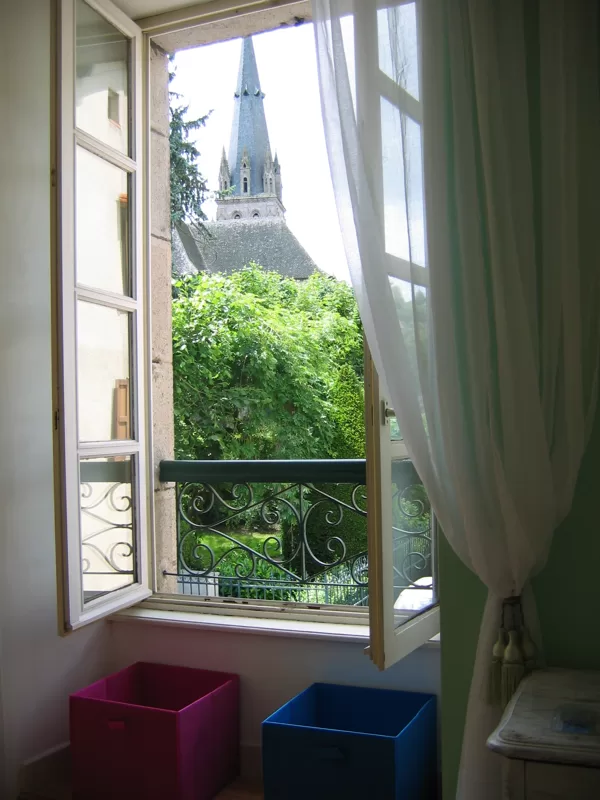 Vus sur le square de Vic depuis la chambre du Buis